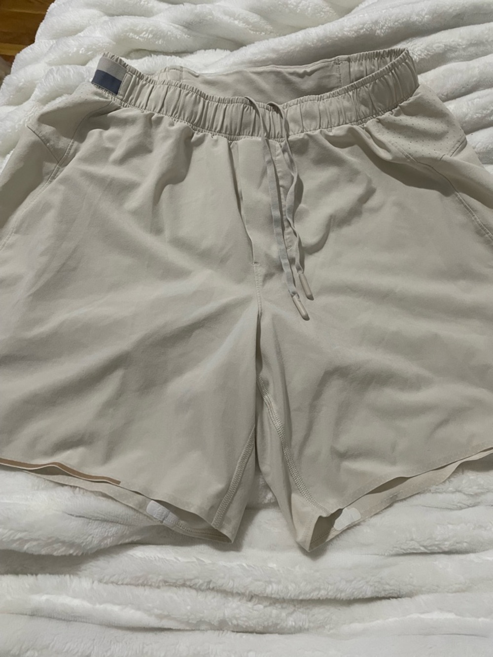 Men Elastic-Waist Beige Shorts with Drawstring